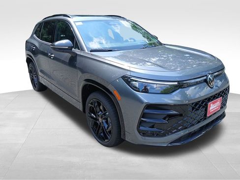 New 2025 Volkswagen Tiguan SE R-Line image 7