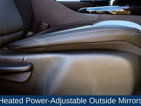 Used 2025 Chevrolet Trax LT w/ LT Convenience Package image 16