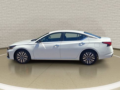Certified 2025 Nissan Altima 2.5 SV FWD image 8