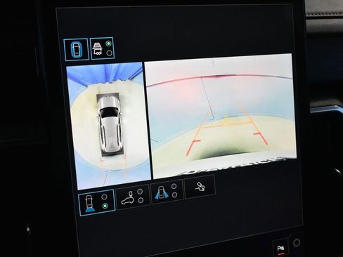 Used 2025 GMC Acadia Elevation image 16