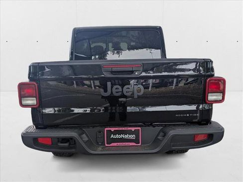 New 2025 Jeep Gladiator Sport image 11