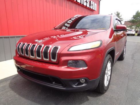 Used 2014 Jeep Cherokee Latitude w/ Cold Weather Group AWD/4WD image 10