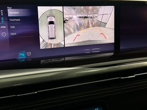 Used 2025 Cadillac Escalade Premium Luxury image 21