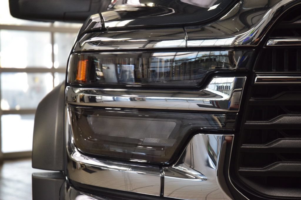 Used 2026 RAM 5500 Tradesman w/ Chrome Appearance Group AWD/4WD image 6