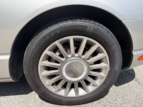 Used 2004 Ford Thunderbird RWD image 14