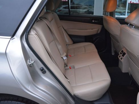 Used 2016 Subaru Outback 2.5i Limited image 15