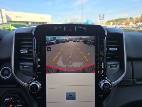 Used 2024 RAM 2500 Big Horn w/ Sport Appearance Package image 28