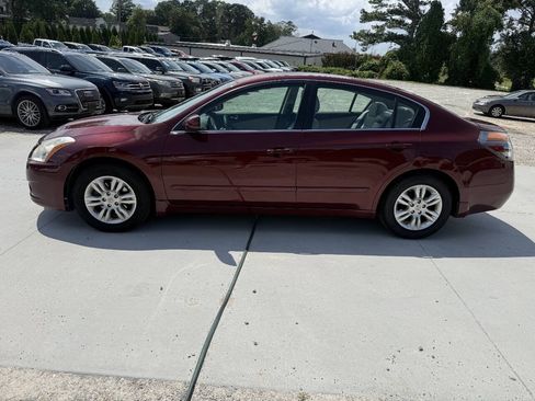 Used 2010 Nissan Altima 2.5 S w/ Convenience Pkg FWD image 3