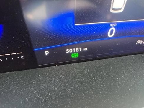 Used 2023 Volkswagen Tiguan SE AWD/4WD image 8