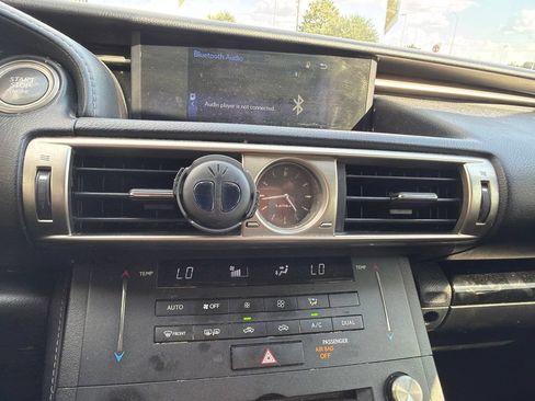 Used 2016 Lexus IS 200t RWD image 10