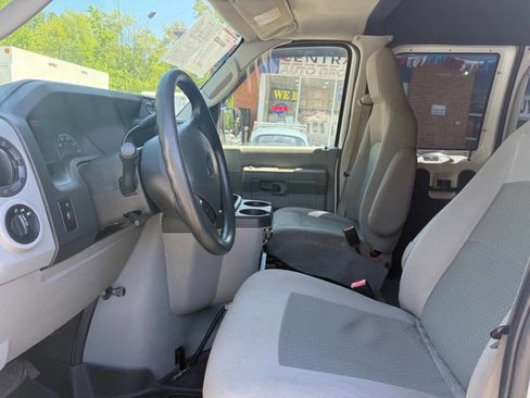 Used 2014 Ford E-350 and Econoline 350 Extended Super Duty w/ Premium Van Group RWD image 8