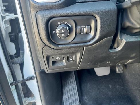 Used 2025 RAM 1500 Laramie image 30