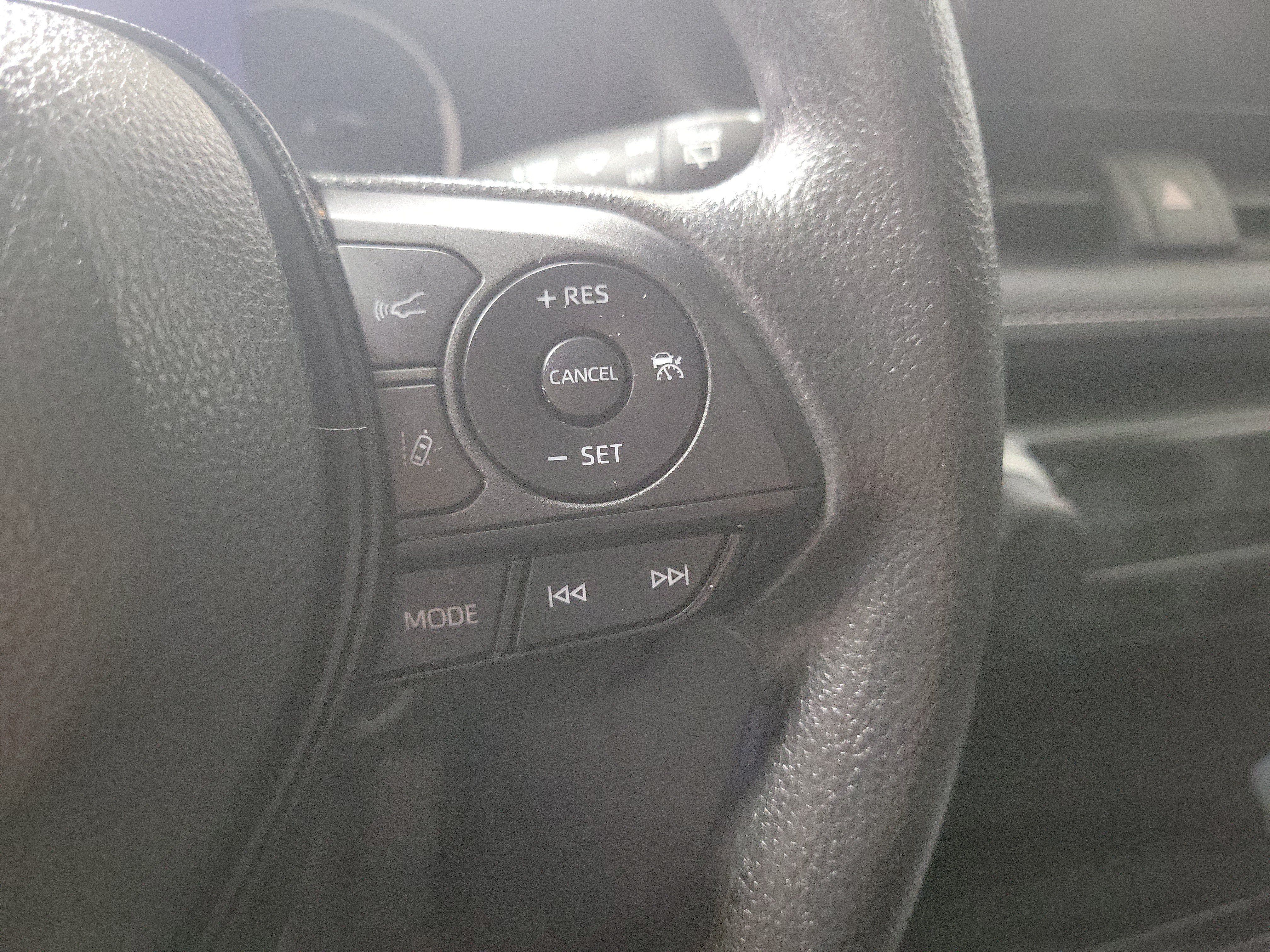 Used 2023 Toyota RAV4 LE AWD/4WD image 23