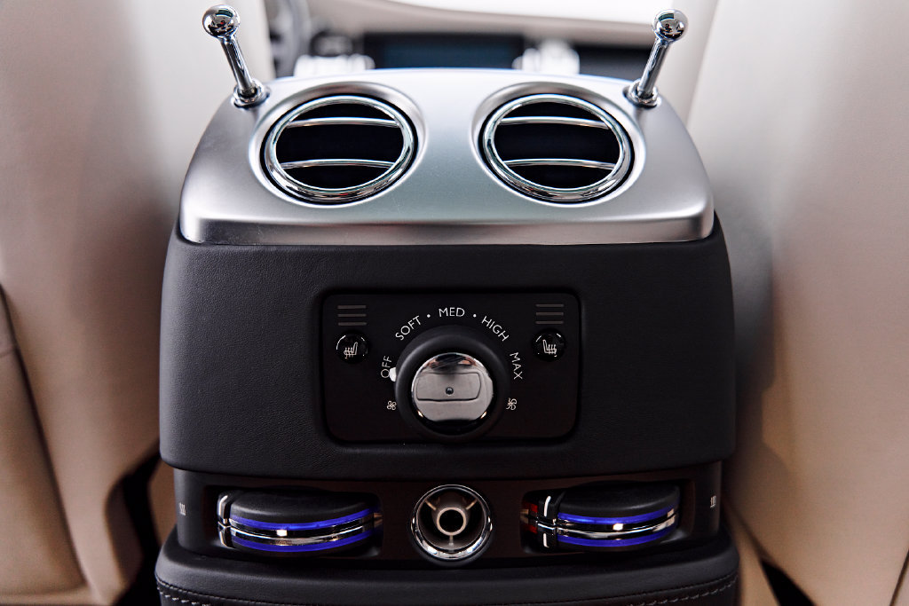 Used 2016 Rolls-Royce Ghost RWD image 61