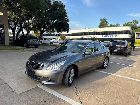 Used 2013 INFINITI G37 Journey w/ Premium Pkg RWD image 2
