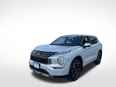Used 2023 Mitsubishi Outlander SE AWD/4WD image 10