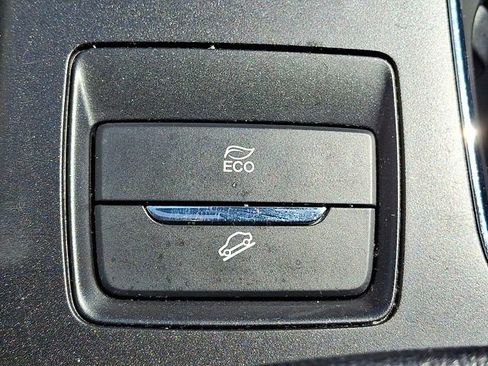 Used 2020 Ford Fusion SE FWD image 24