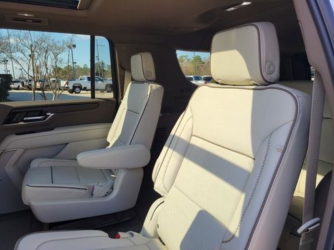 New 2026 GMC Yukon XL Denali w/ Denali Reserve Package RWD image 28