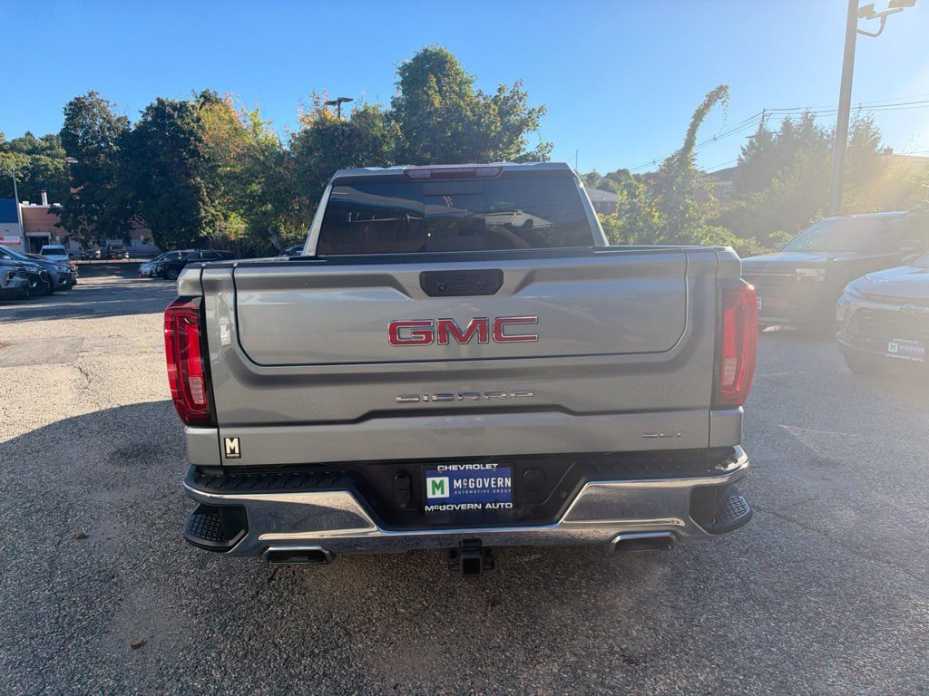 Used 2023 GMC Sierra 1500 SLT w/ SLT Premium Package AWD/4WD image 4