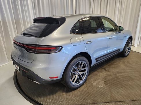 Used 2025 Porsche Macan image 27