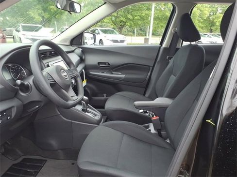 New 2025 Nissan Kicks Play S image 5