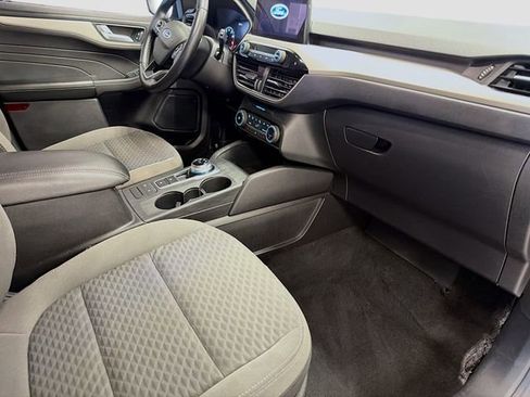 Used 2021 Ford Escape SE w/ Cold Weather Package image 19