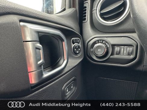 Used 2021 Jeep Wrangler Unlimited Sahara AWD/4WD image 38