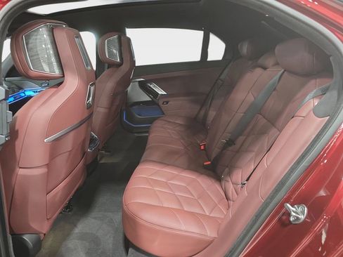 Certified 2023 BMW 740i RWD image 27