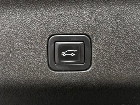 Used 2022 Cadillac Escalade ESV Sport Platinum AWD/4WD image 18