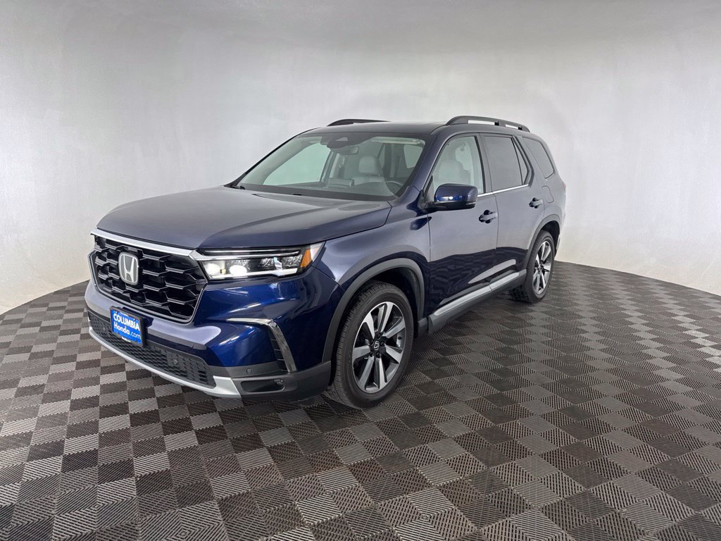 Used 2025 Honda Pilot Touring image 4