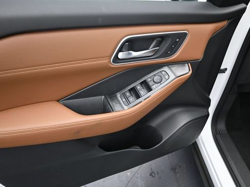 New 2026 Nissan Rogue Platinum AWD/4WD image 11