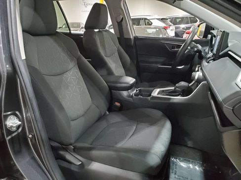 Used 2020 Toyota RAV4 XLE AWD/4WD image 13