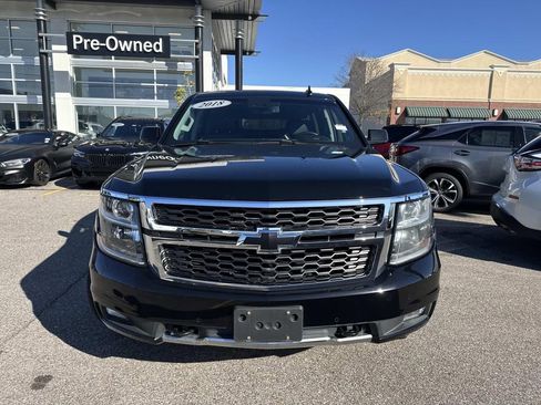 Used 2018 Chevrolet Suburban LT image 2