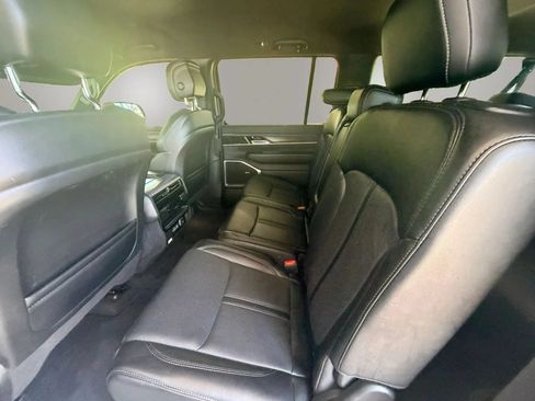 Used 2024 Jeep Wagoneer L Series II RWD image 28