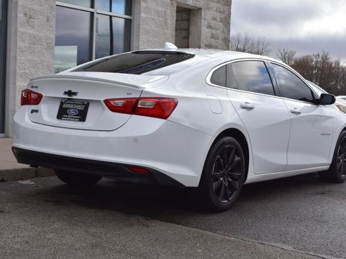Used 2018 Chevrolet Malibu LT image 17