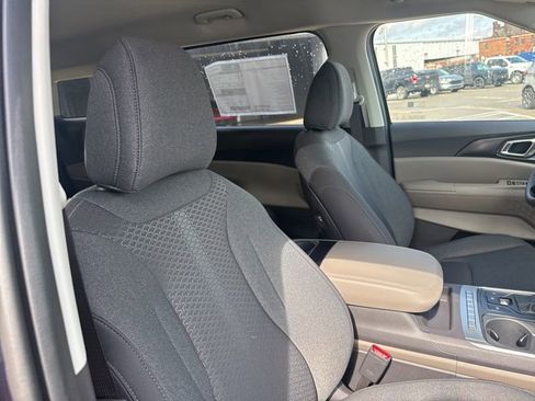 New 2026 Kia Carnival LX image 17