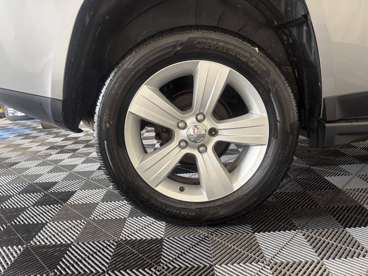 Used 2016 Jeep Compass Latitude AWD/4WD image 21