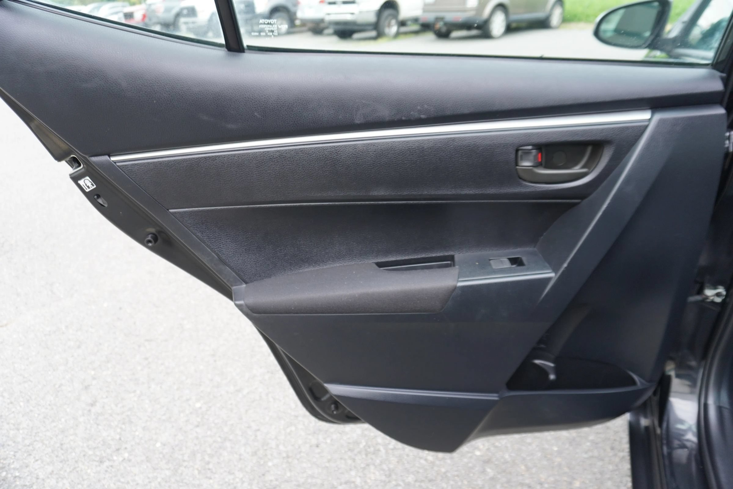 Used 2014 Toyota Corolla L FWD image 14