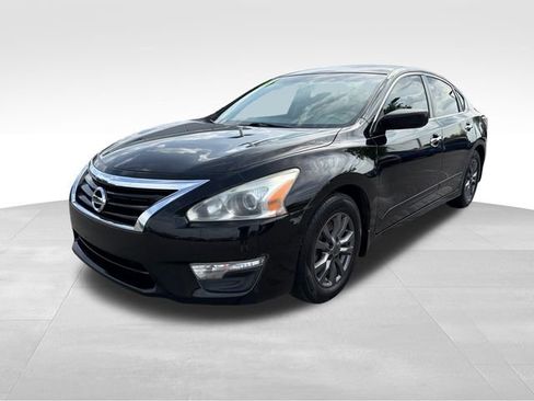 Used 2015 Nissan Altima 2.5 S w/ Special Edition Package FWD image 3