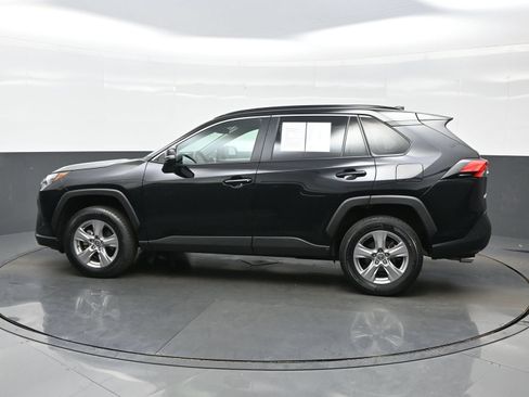 Used 2025 Toyota RAV4 XLE AWD/4WD image 3