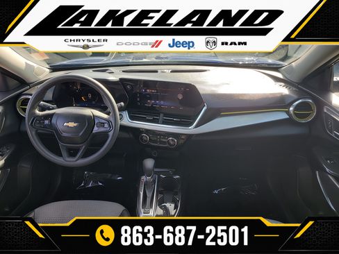 Used 2024 Chevrolet Trax LT FWD image 14
