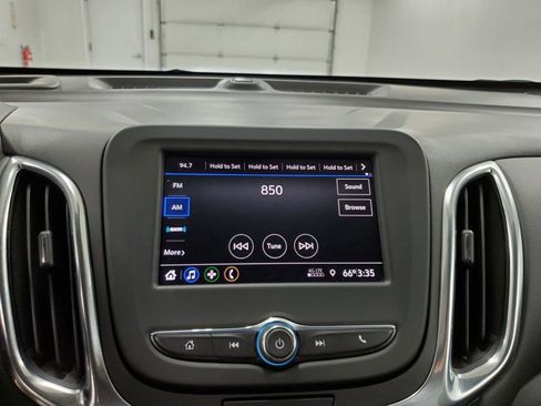 Used 2021 Chevrolet Equinox LT FWD image 18