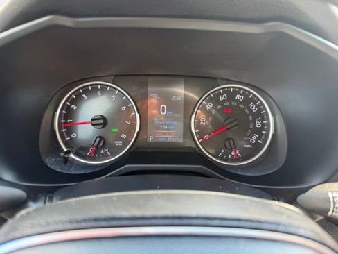 Used 2021 Toyota RAV4 XLE w/ Convenience Package AWD/4WD image 12