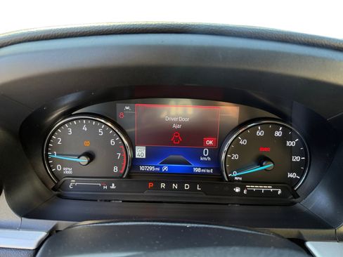 Used 2021 Ford Explorer XLT w/ Equipment Group 202A RWD image 11