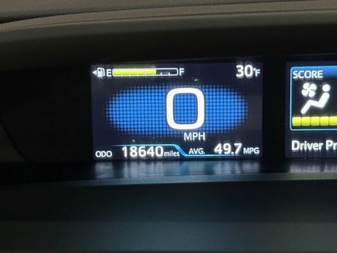 Used 2022 Toyota Prius XLE image 33