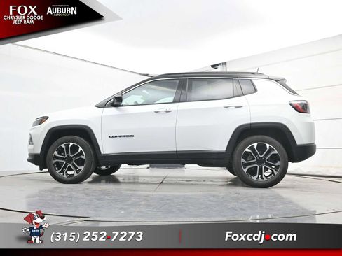 Used 2022 Jeep Compass Limited image 18