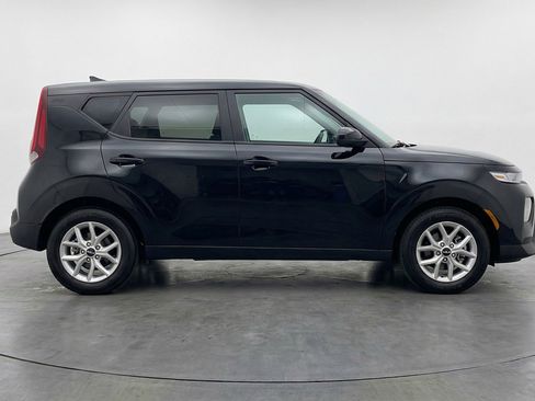 Used 2025 Kia Soul LX w/ LX Technology Package image 11
