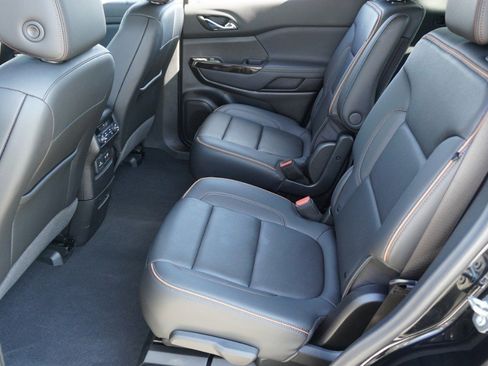 Used 2022 GMC Acadia AT4 w/ Technology Package image 31