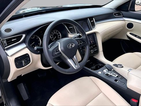 Used 2020 INFINITI QX50 Luxe w/ Navigation Package FWD image 18