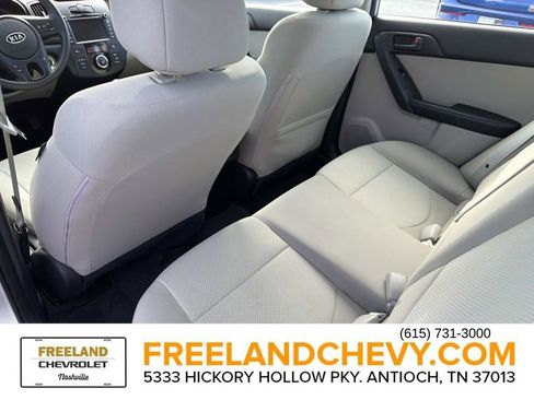 Used 2011 Kia Forte EX w/ Tech Pkg image 17